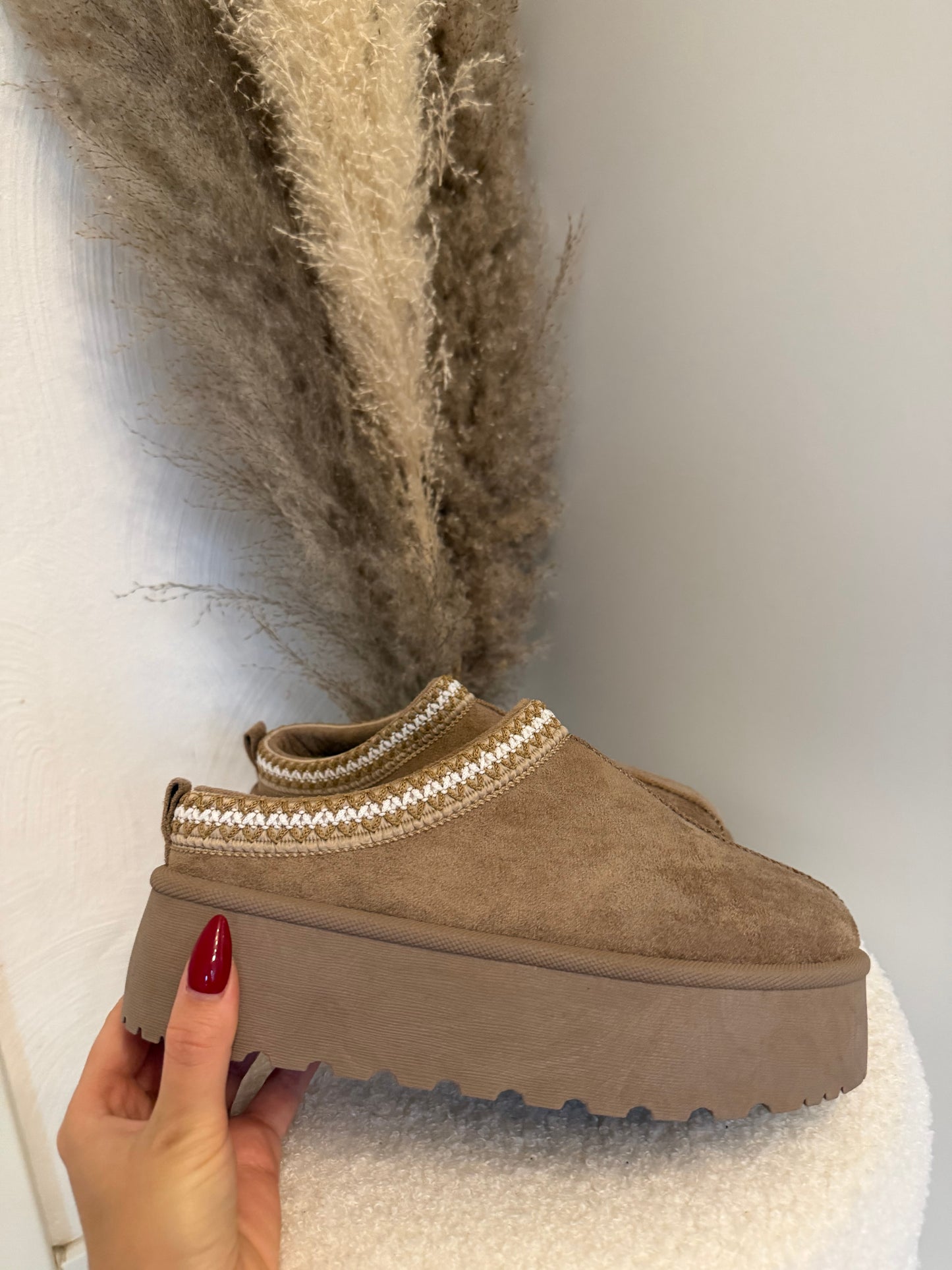 Plateau Slipper Boots