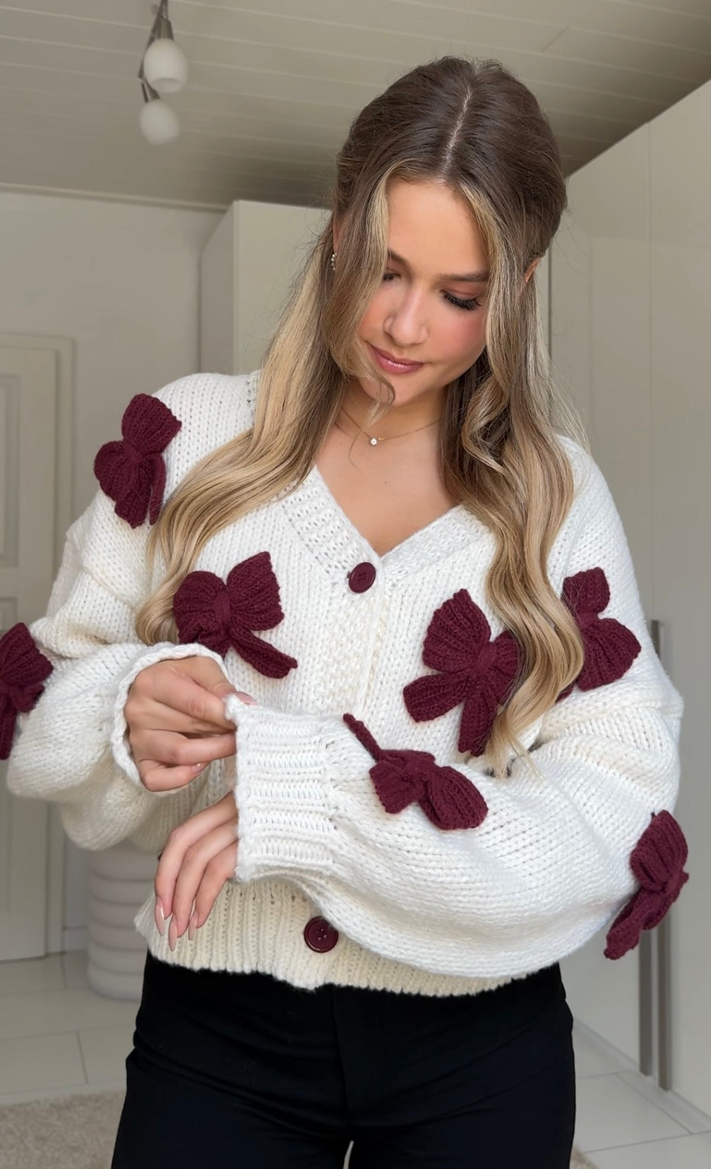 Bows Cardigan Burgundy