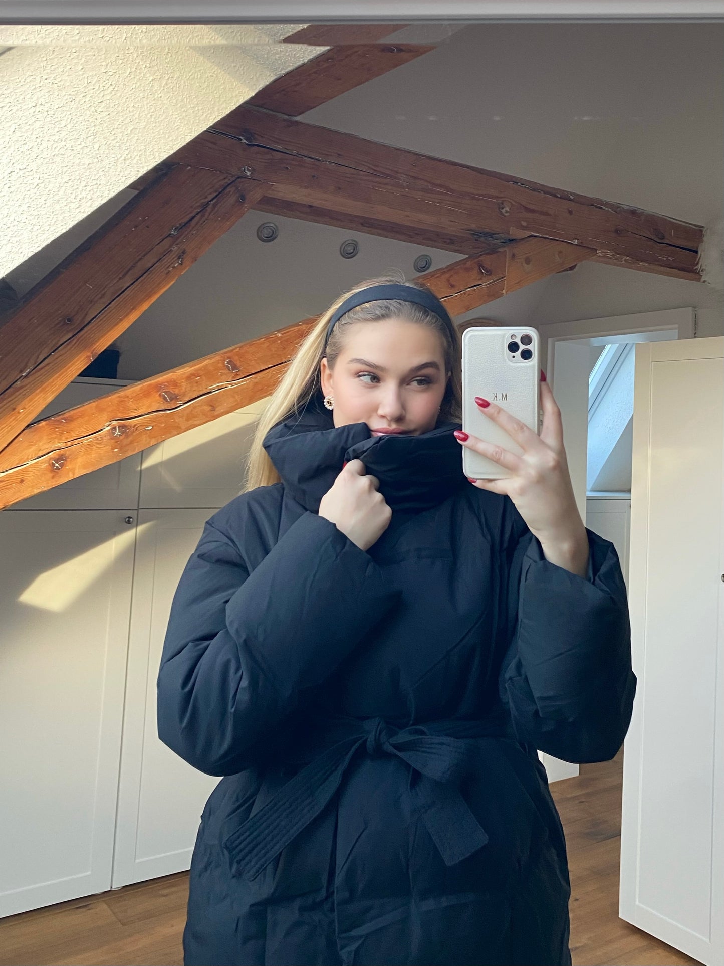 Schwarze Pufferjacke