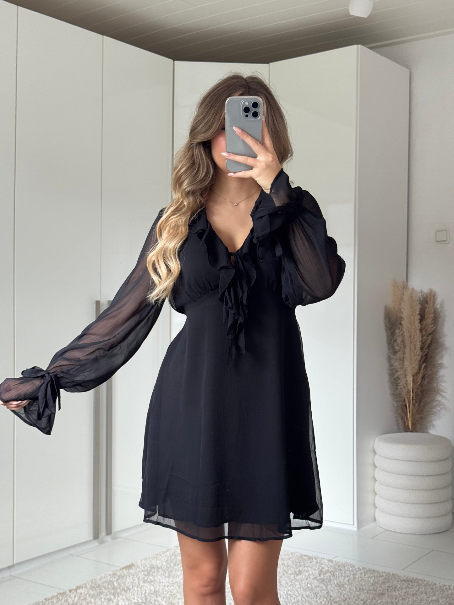 Volant Kleid schwarz