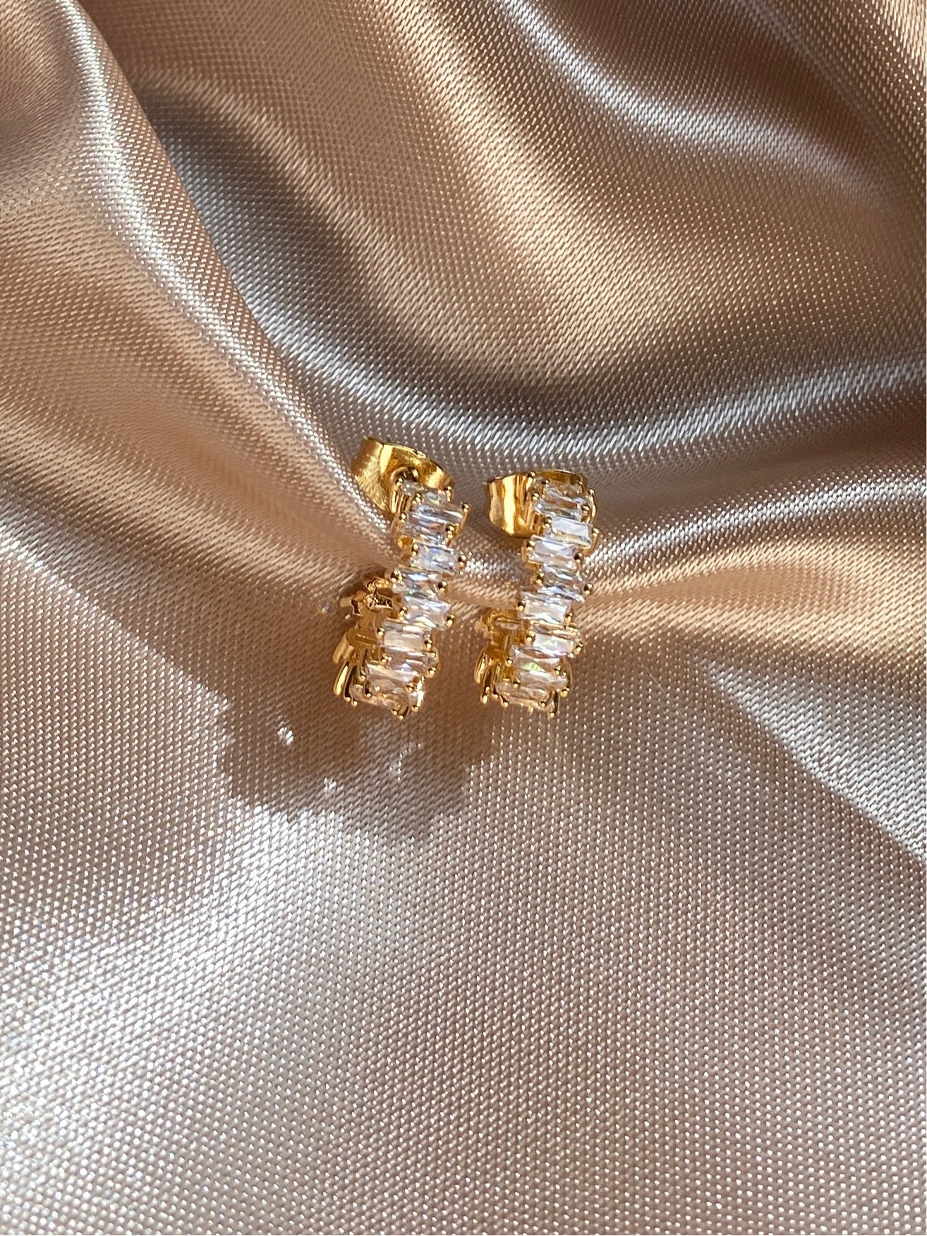 Mini Crystal Hoops white