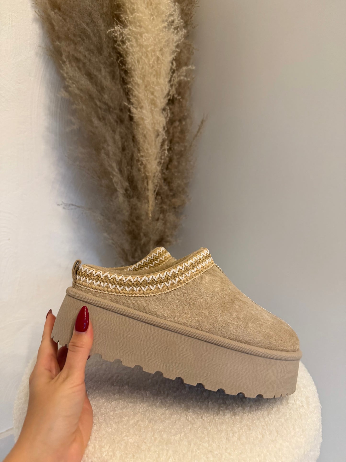 Plateau Slipper Boots
