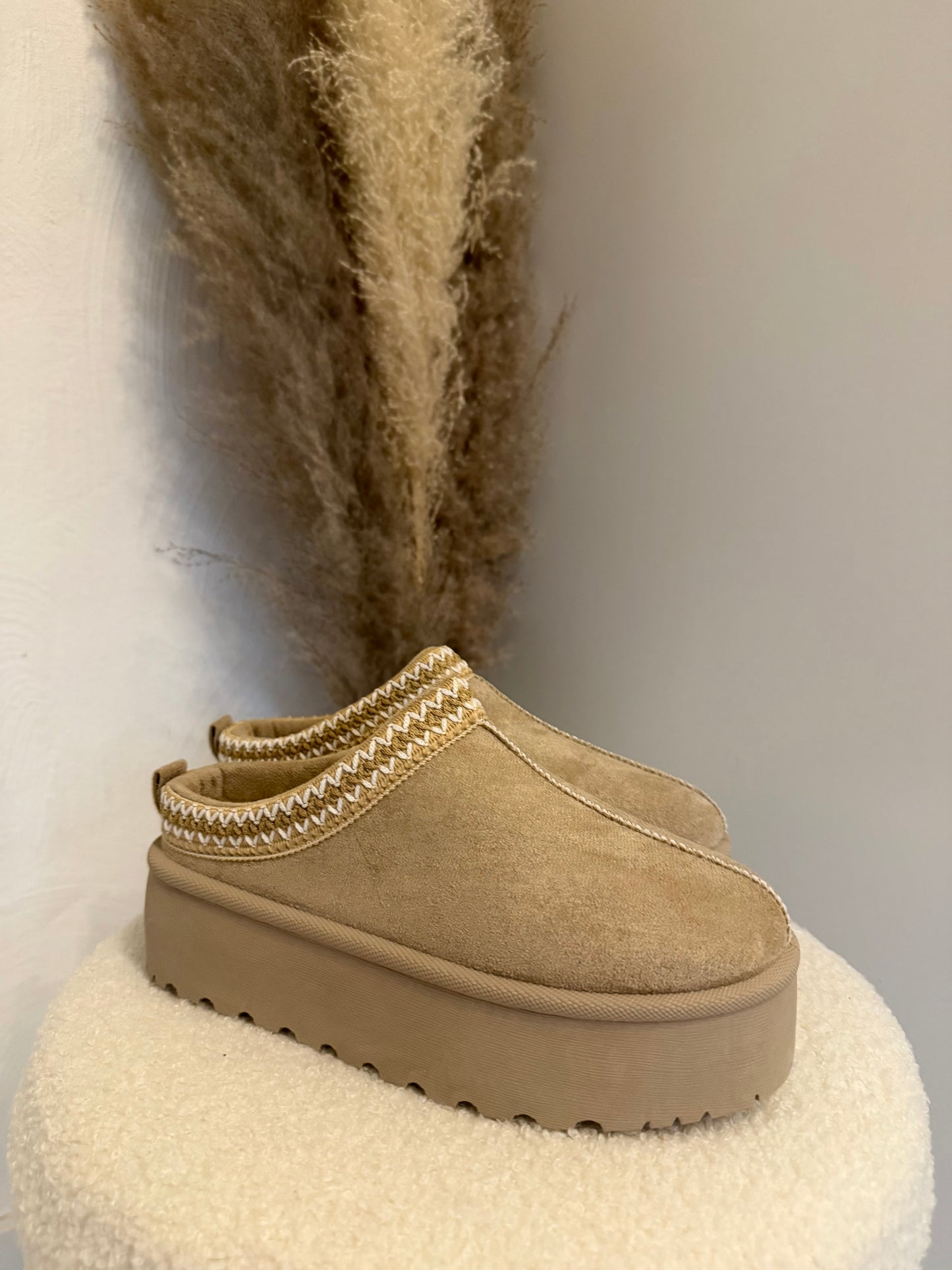 Plateau Slipper Boots