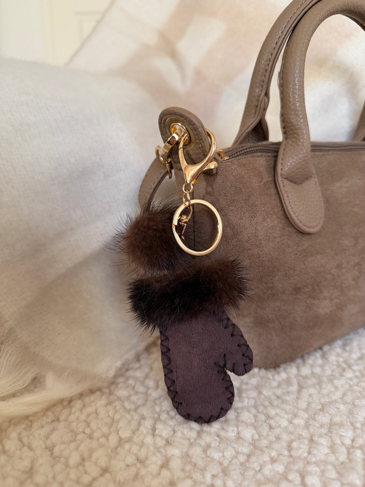 Anhänger Handschuhe