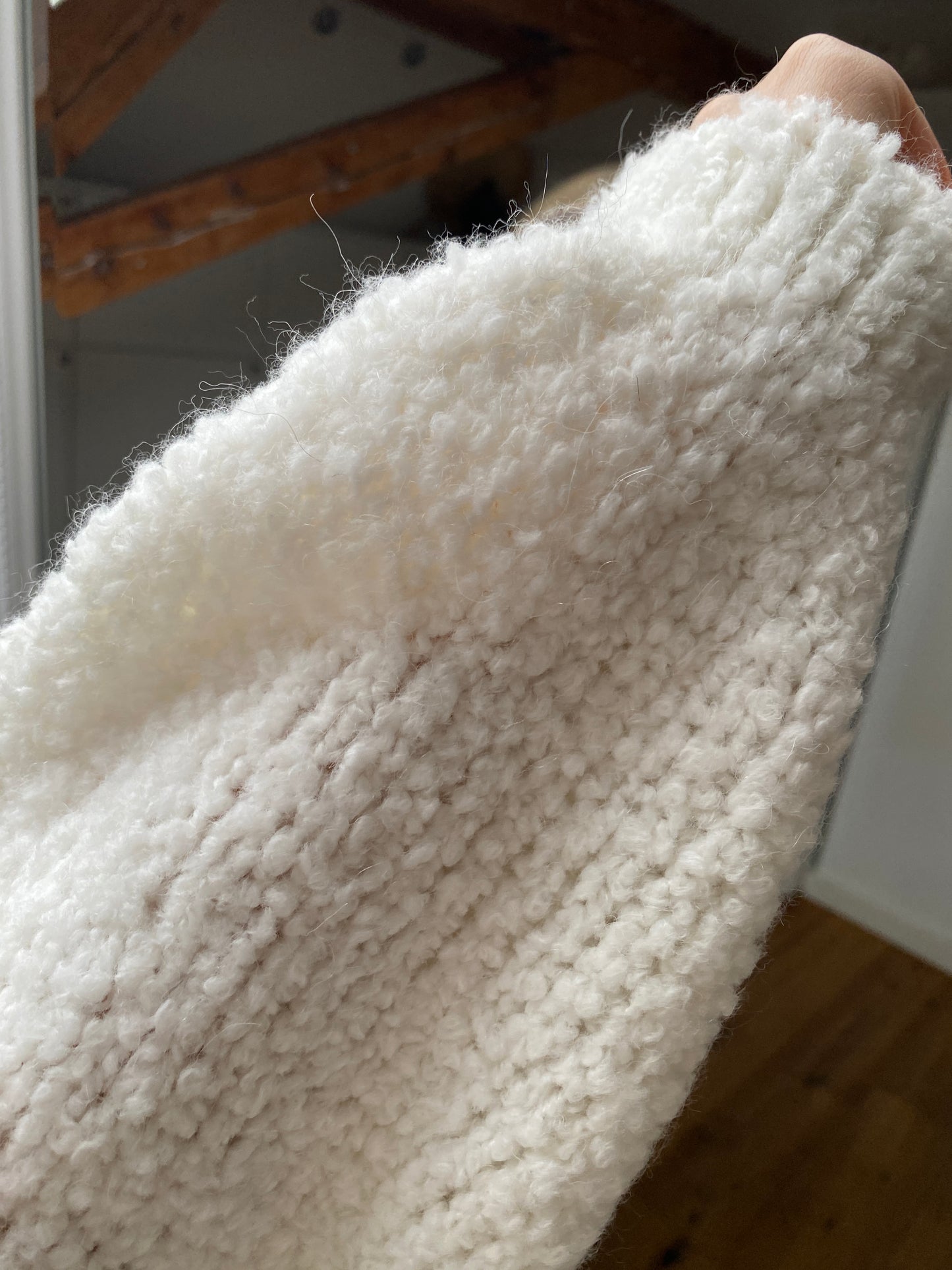 Bouclé long Strickpullover - weiß