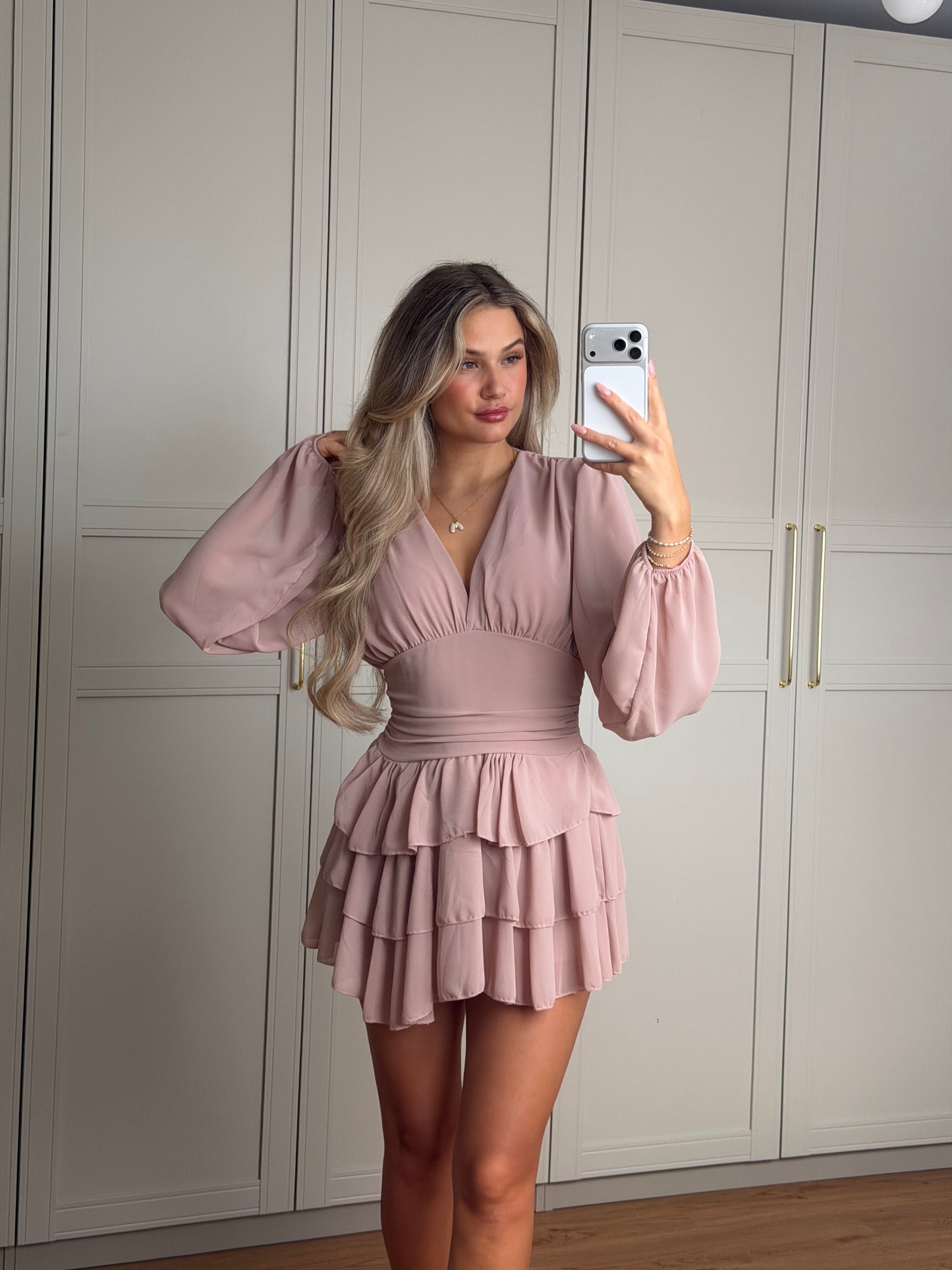 Kleid Volant