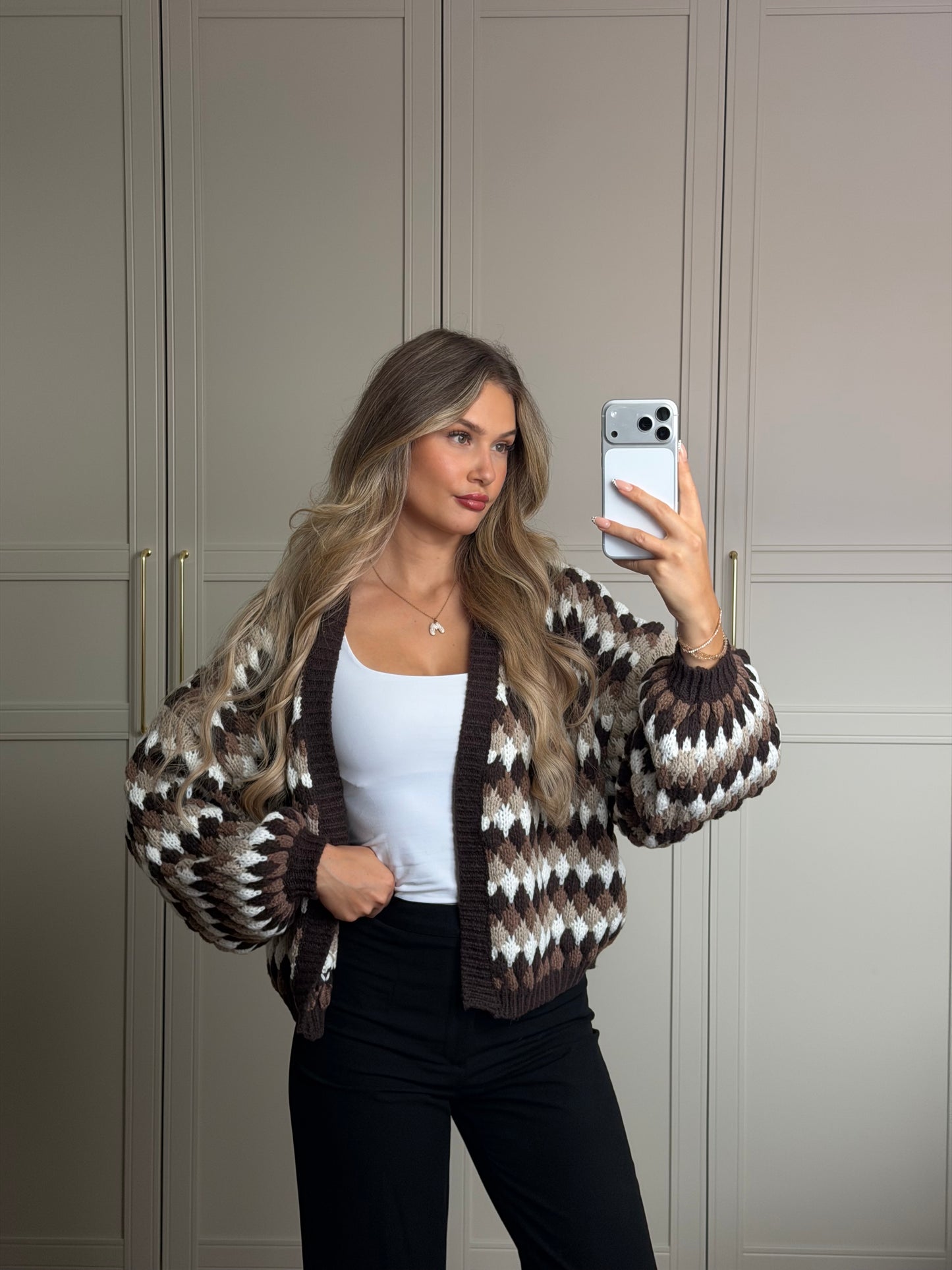 Brownie Strick Cardigan