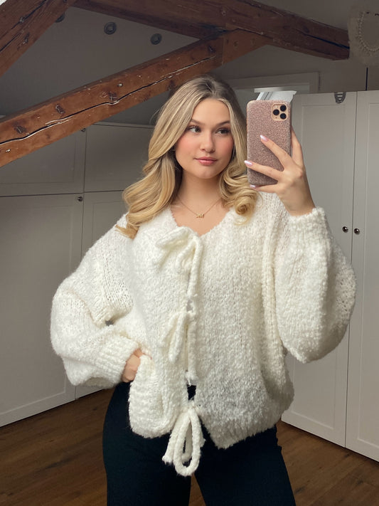 Bouclé Schleifchen Strickjacke - weiß