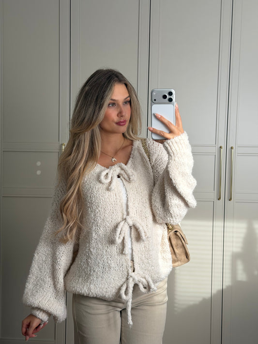 Bloucle Schleifen Strickjacke