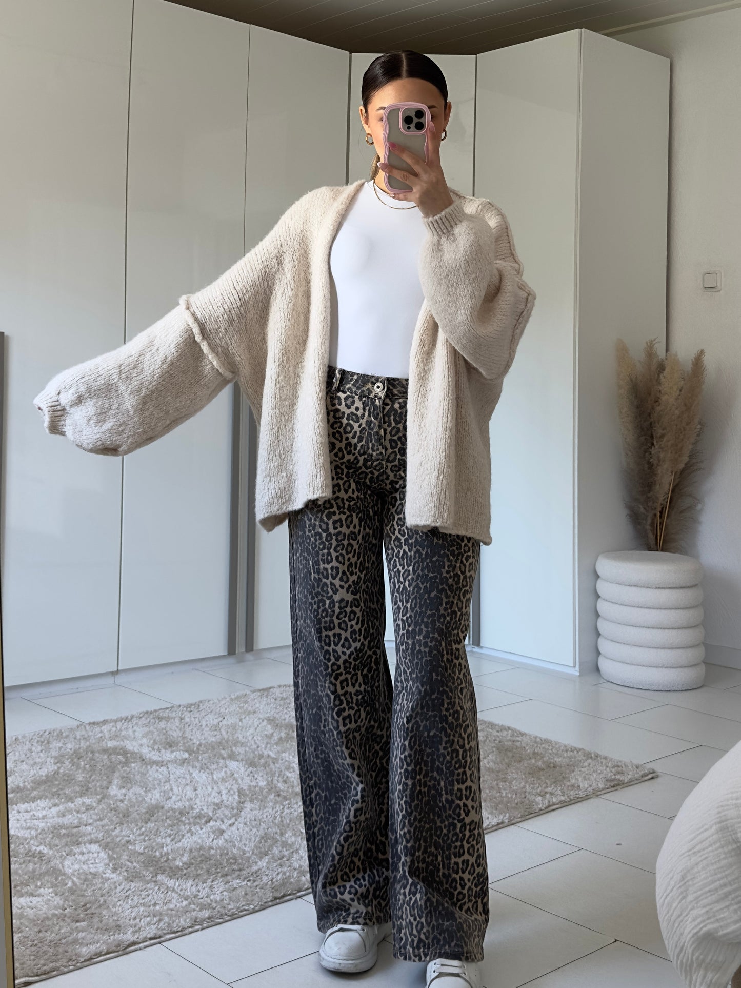 Cozy Simple Strickjacke