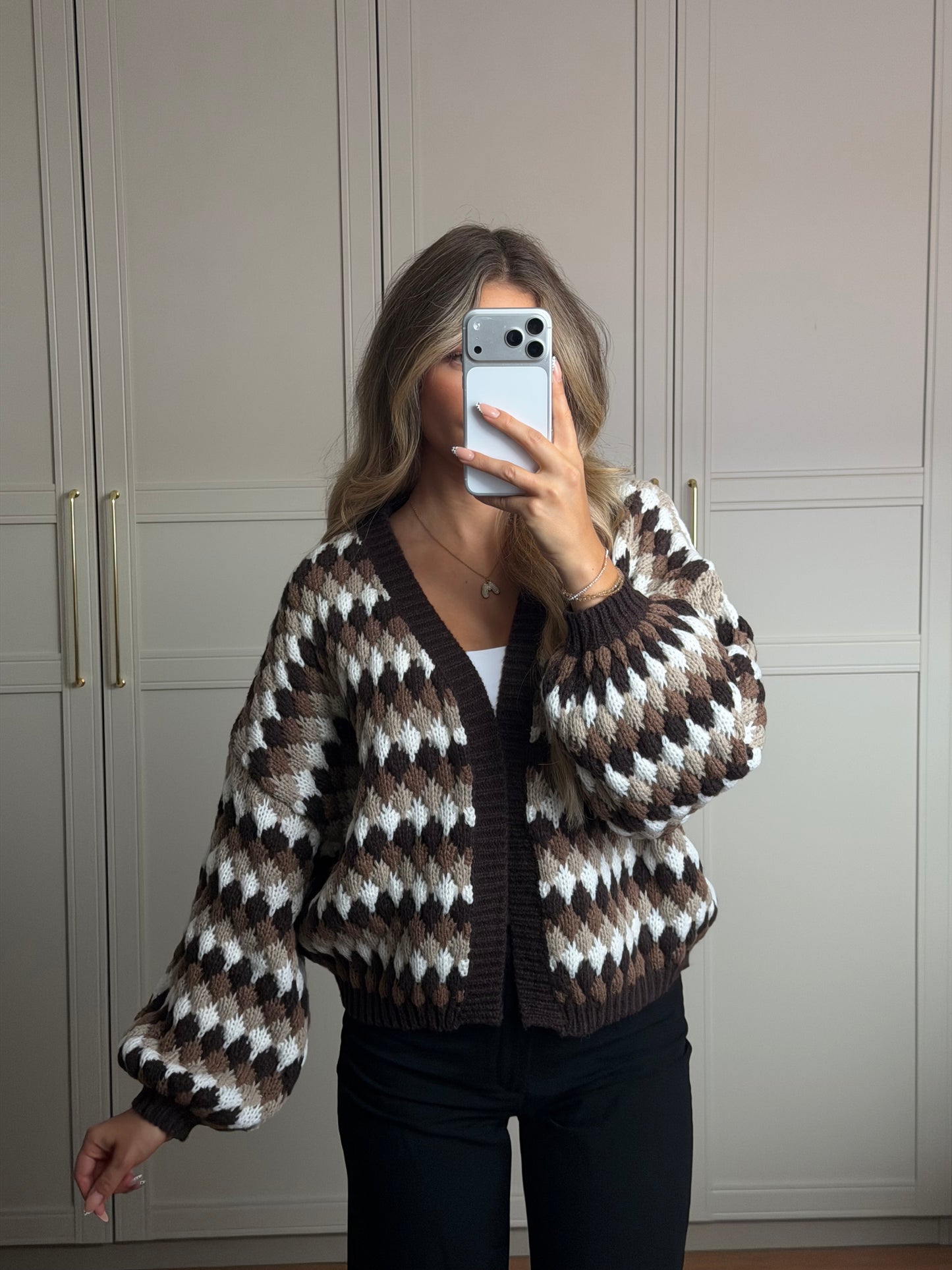Brownie Strick Cardigan