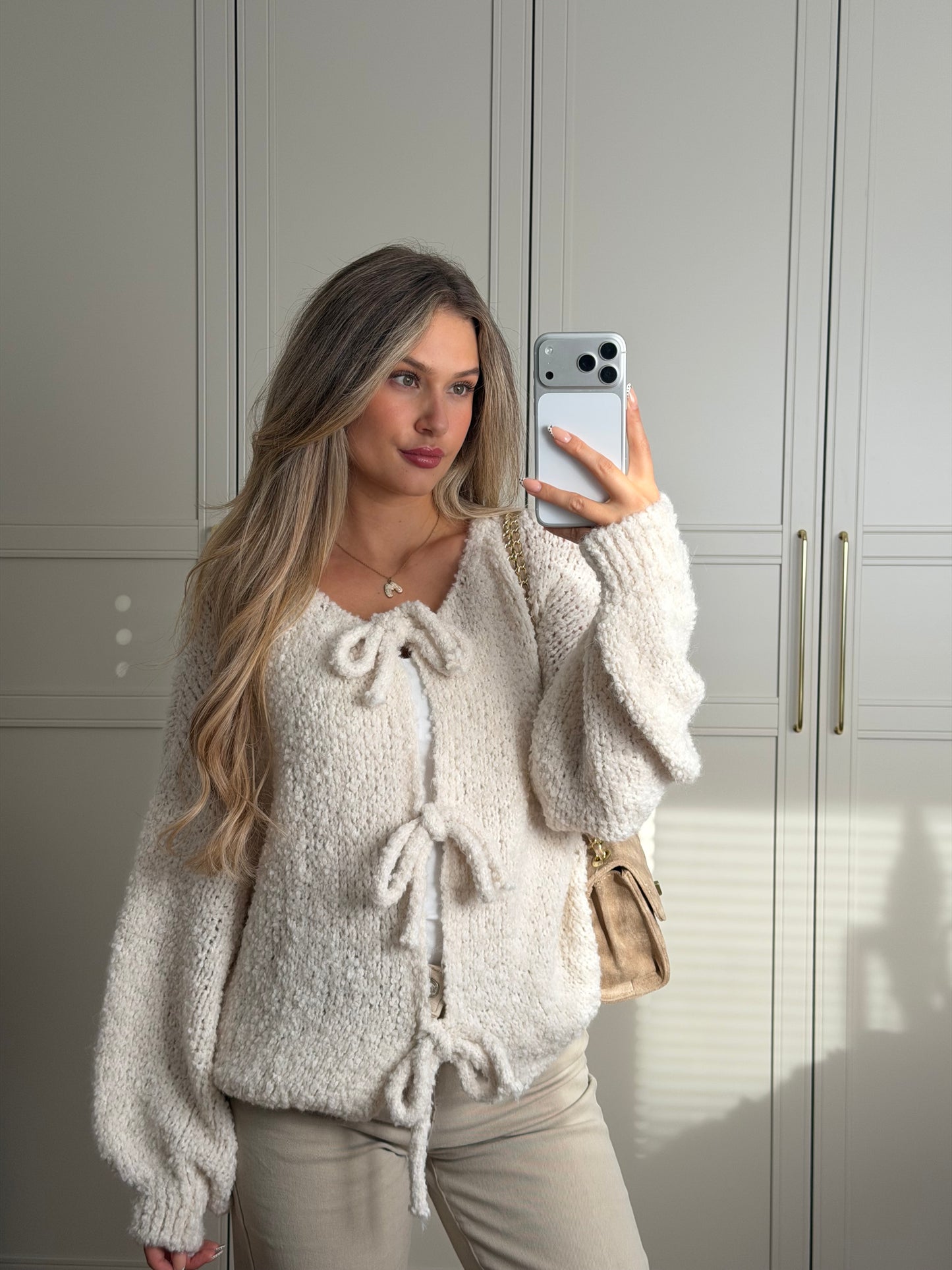 Bloucle Schleifen Strickjacke