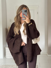 Cozy Simple Strickjacke