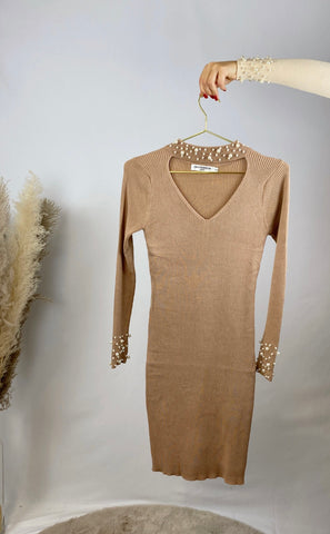 Strickkleid mit Schmuckperlen beige